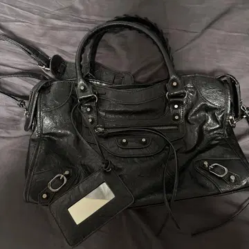 블랙 가죽 숄더백