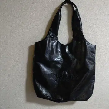 PICONE 토트백 광택 블랙