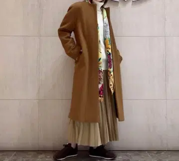 새상품급 데미룩스 빔즈 노카라 코트 카멜 38