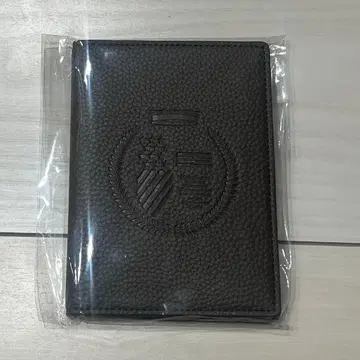 아카니시 진 REDWEST 2025 여권 케이스