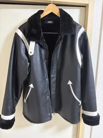 glamb 퍼 트리밍 레더 재킷 M 블랙/화이트