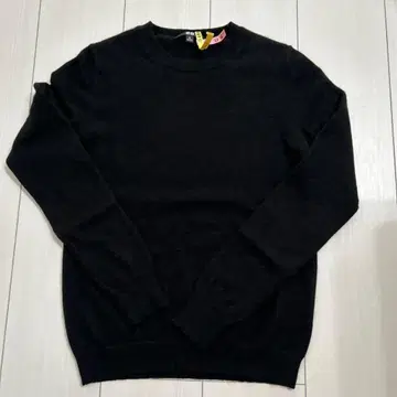 유니클로 캐시미어 스웨터 M 사이즈