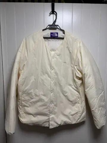 THE NORTH FACE 다운 자켓 크림색