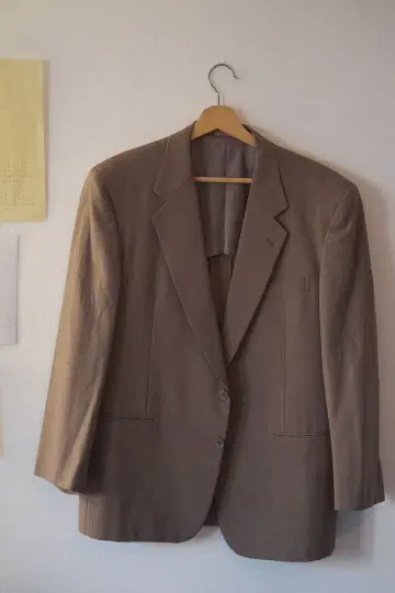 브라운 수트 폴리에스테르 혼방