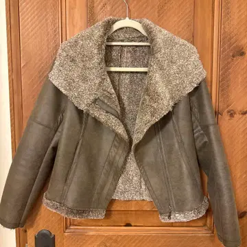 카키 가죽 퍼 숏 무스탕 코트