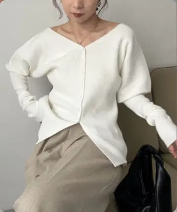 V넥 퍼프 가디건