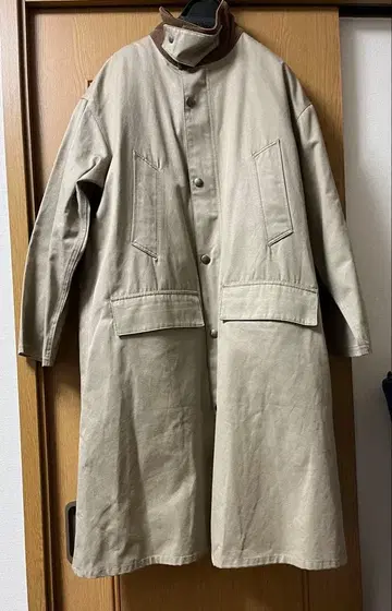 베이지 코튼 트렌치코트 퍼 안감 포함