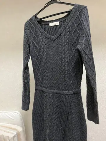 다크 그레이 케이블 니트 롱 원피스
