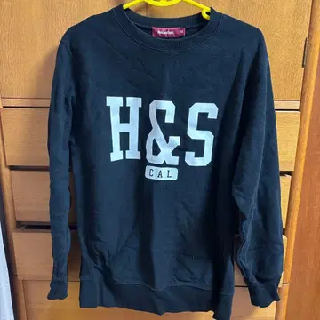 Hide and Seek 블랙 맨투맨 M