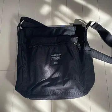 marimekko 블랙 숄더백 사선 가케