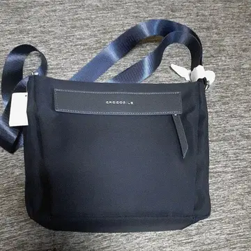 CROCODILE 네이비 숄더백