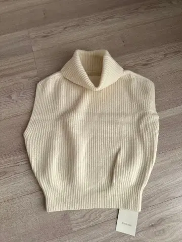 새상품 BLOSSOME H COMPANY 터틀 니트