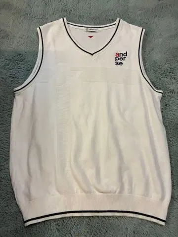 and per se 화이트 V넥 베스트