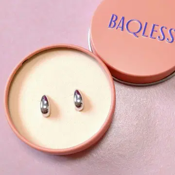 새상품 BAQLESS 실버 타원형 귀걸이