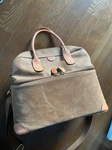 밀라노 발 Brics 보스턴 백