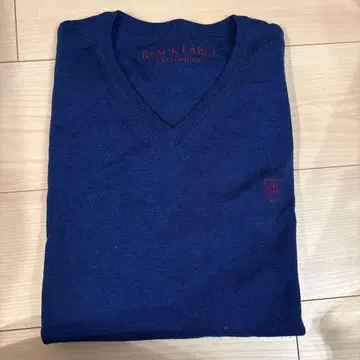 BLACK LABEL 네이비 V넥 니트