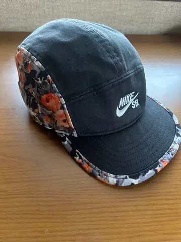 Nike SB 플라워 패턴 캡