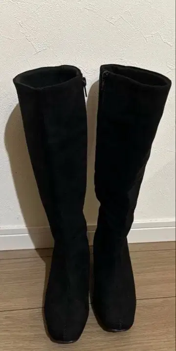 블랙 스웨이드 롱 부츠 중간 힐