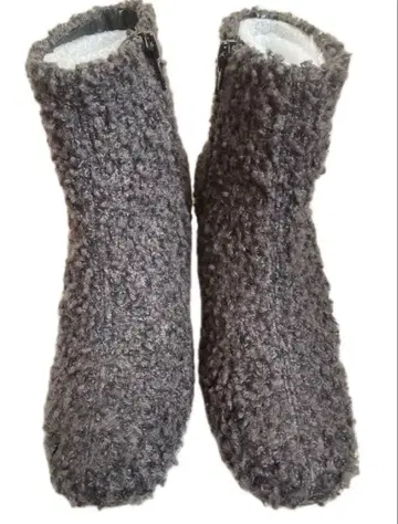 그레이 퍼 소재 와이드 힐 부츠