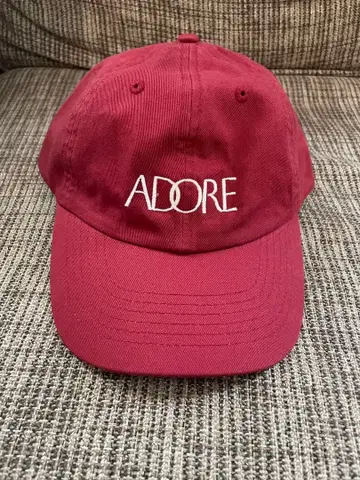 CAP A24 FILMS Adore Hat Materialists