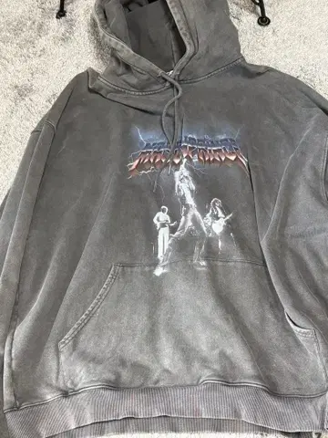 밴딩 그래픽 후드티 그레이