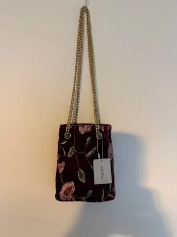 Mila Owen(미라 오웬) 백