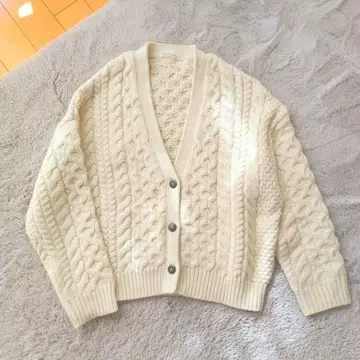 KBF 새상품급 케이블 짜임 니트 가디건 아이보리 프리 사이즈