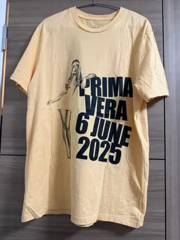 사브리나 카펜터 T셔츠