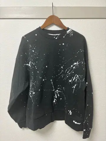 원더랜드 페인트 맨투맨 사이즈 0 ( M 사이즈 정도 )