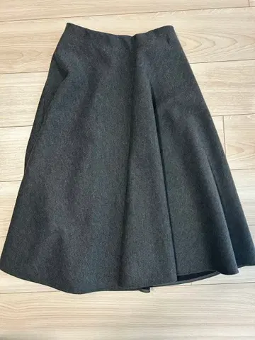 퀸즈 코트 서큘러 스커트 그레이