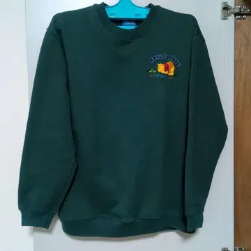 디즈니 푸우 자수 스웨트 셔츠