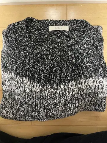 리드롬 크루넥 니트 스웨터