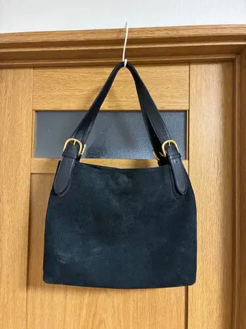 이노센트삭 블랙 스웨이드 숄더백