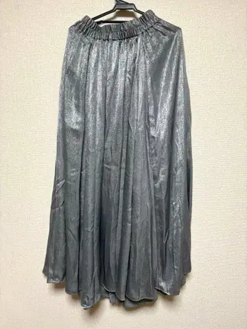 apartbylowrys 백 프린트 볼륨 스커트 아파트바이