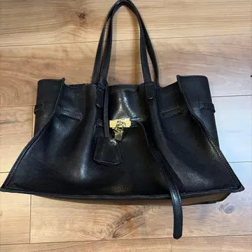 가죽 토트백 블랙