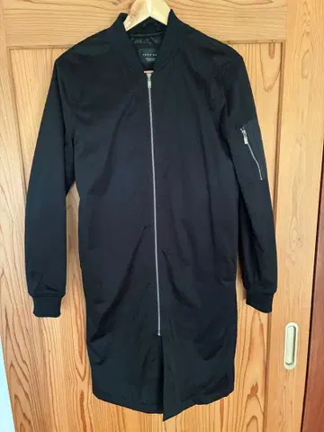 [ ZARA ] 세미 롱 코트 지퍼 포함 블랙