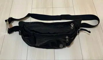 [레어] 오로비안코 가죽&나일론 바디백 블랙