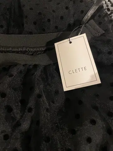 CLETTE 블랙 도트 무늬 플레어 스커트