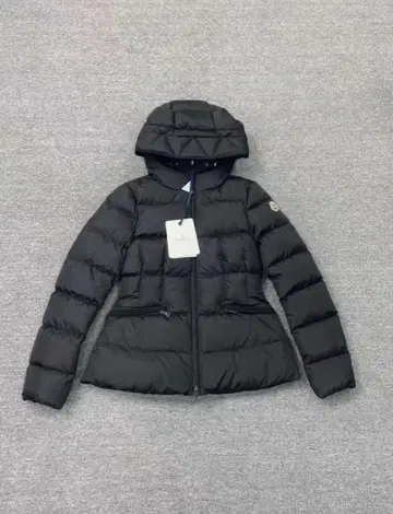 MONCLER 블랙 다운 자켓 후드 부착