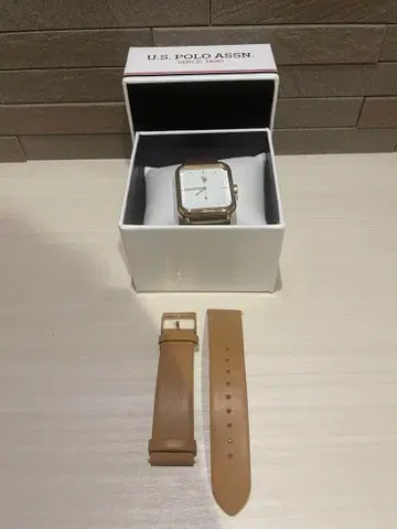 U.S. POLO ASSN. 스퀘어형 시계