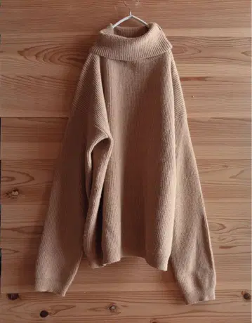 새상품급 antiqua3(안티카) 하찌편직 니트 터틀 오버 니트