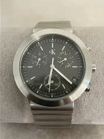 작동 Calvin Klein 크로노그래프 QZ 손목시계 배터리 새상품
