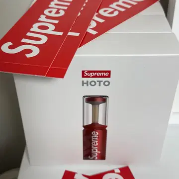 Supreme® HOTO Camp Light 赤 Fall/Winter 2025 Preview – Supreme