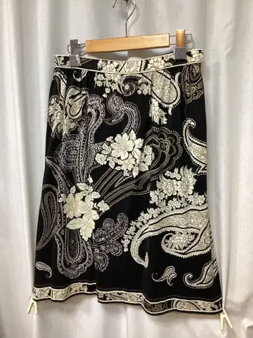 최종 가격 인하 레오나르 울 x 실크 스커트