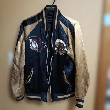 스카잔 블랙과 금 자수