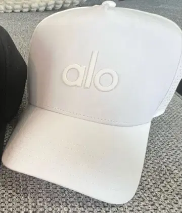 alo 메쉬 캡 화이트