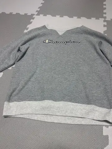 Champion 그레이 V넥 맨투맨