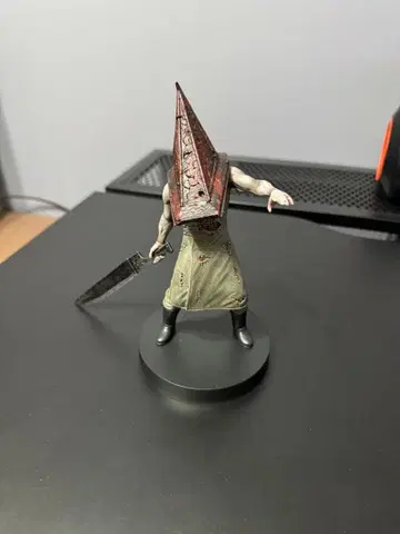 POP UP PARADE 레드 피라미드 싱