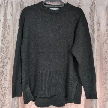 로페피크닉 기장 선택 가능한 크루넥 사이드 슬릿 니트