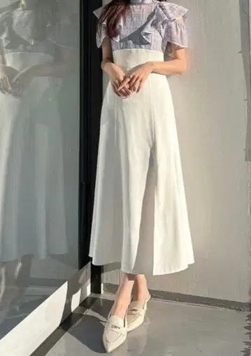 머큐리 듀오 화이트 프릴 슬리브 롱 원피스